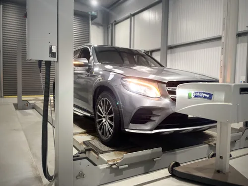 Vehicle on the MOT testing ramp